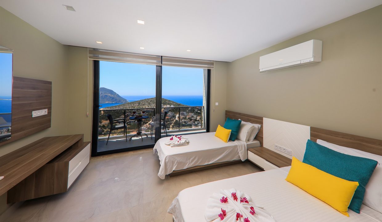 Villa Skylight (1)