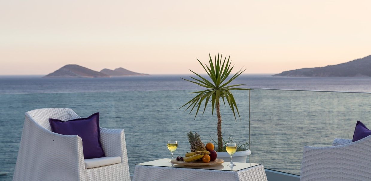 denize-cok-yakin-8-kisilik-luks-villa-kalkan (1)