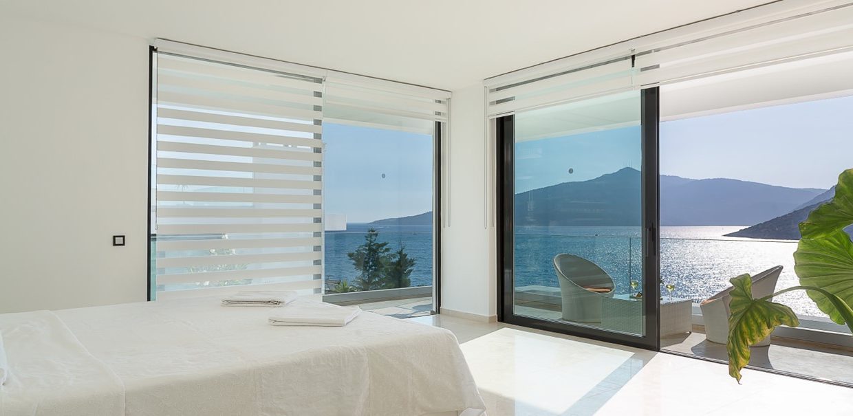 denize-cok-yakin-8-kisilik-luks-villa-kalkan (13)