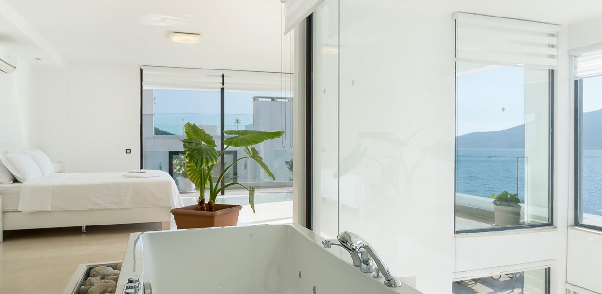 denize-cok-yakin-8-kisilik-luks-villa-kalkan (14)