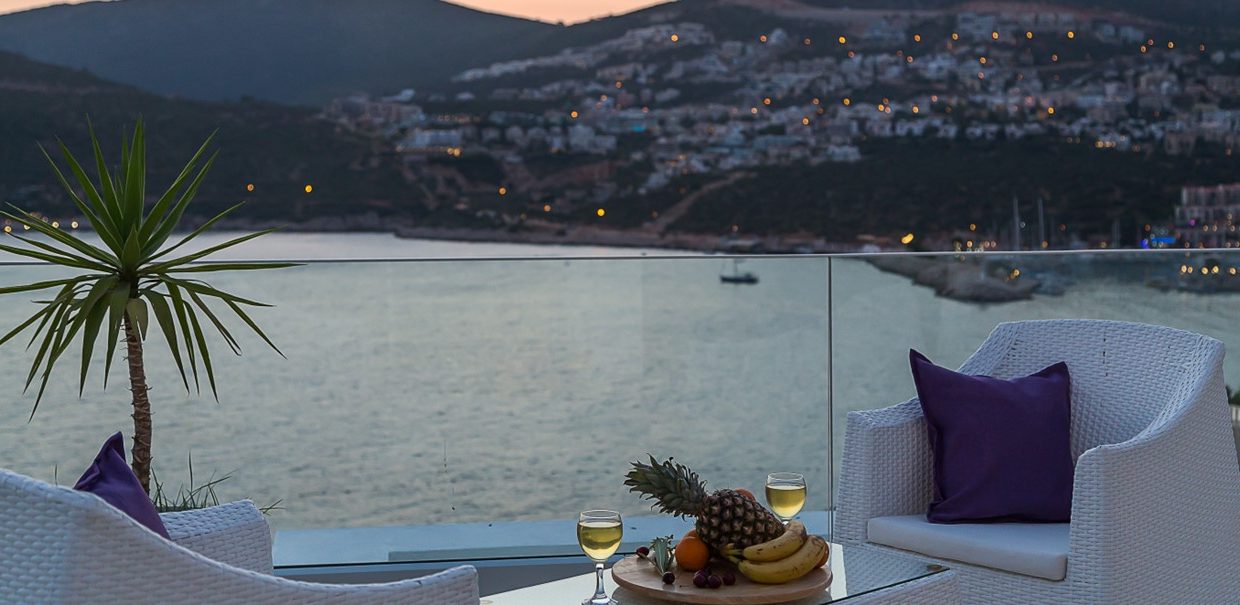 denize-cok-yakin-8-kisilik-luks-villa-kalkan (5)
