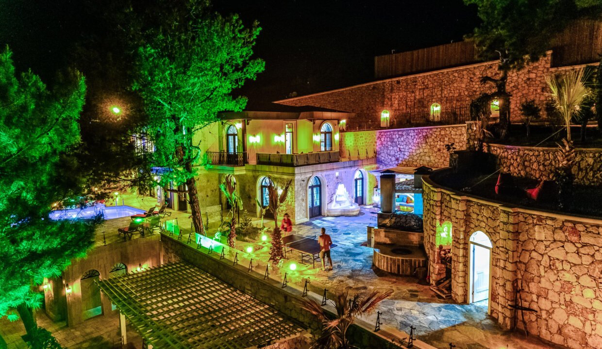 Ada Villa (6)