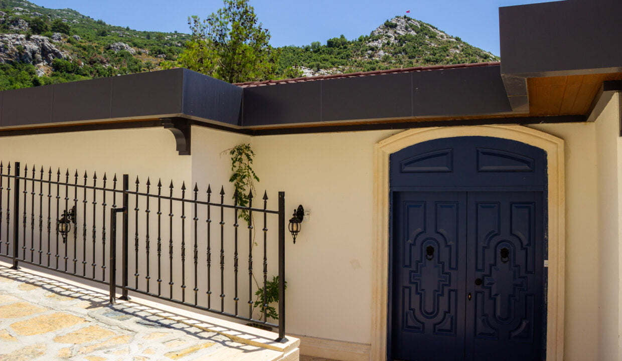 Ada Villa (86)
