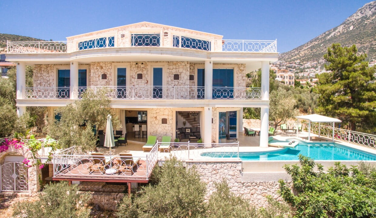 Villa Ayser facade main