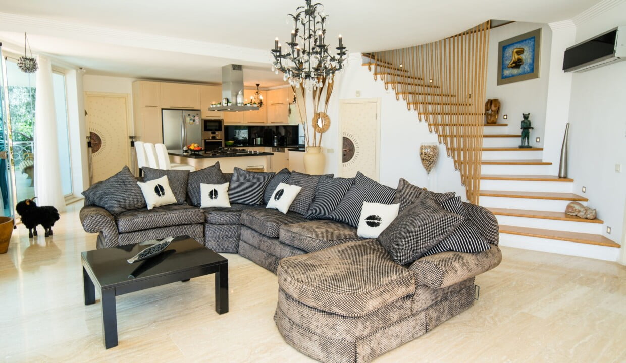 Villa Ayser living room