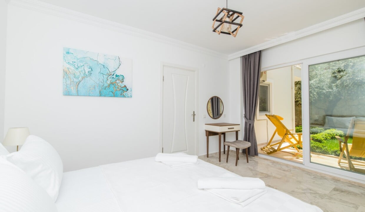 villa garden court garden bedroom