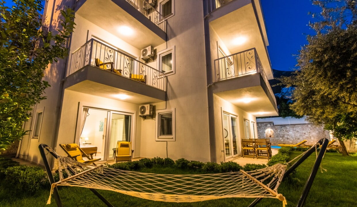 villa garden court hammock eve