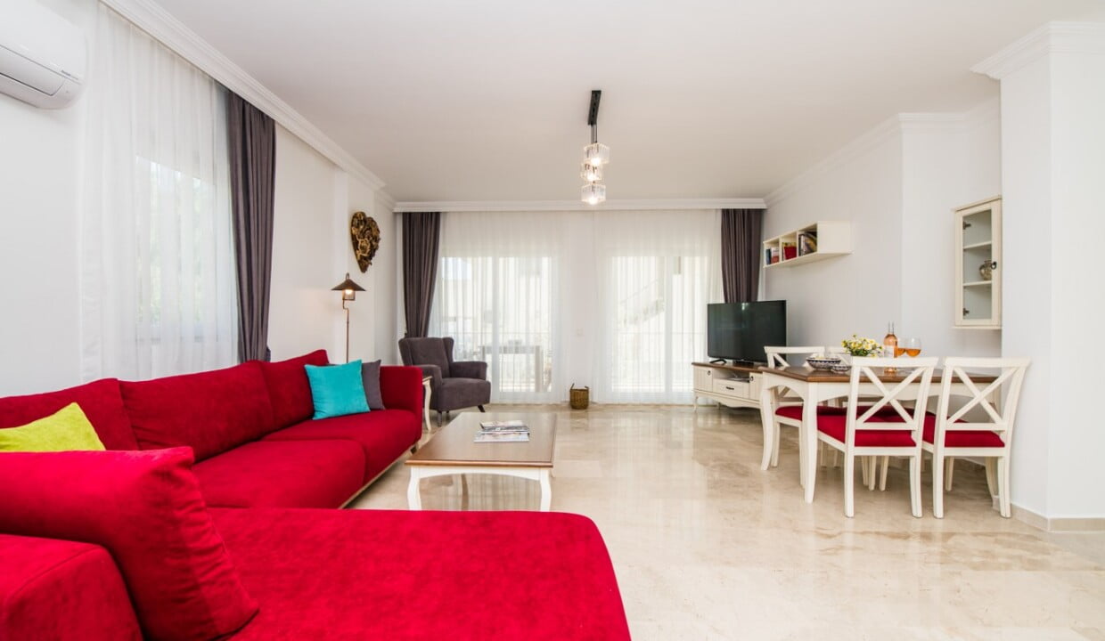 villa garden court sitting room 2