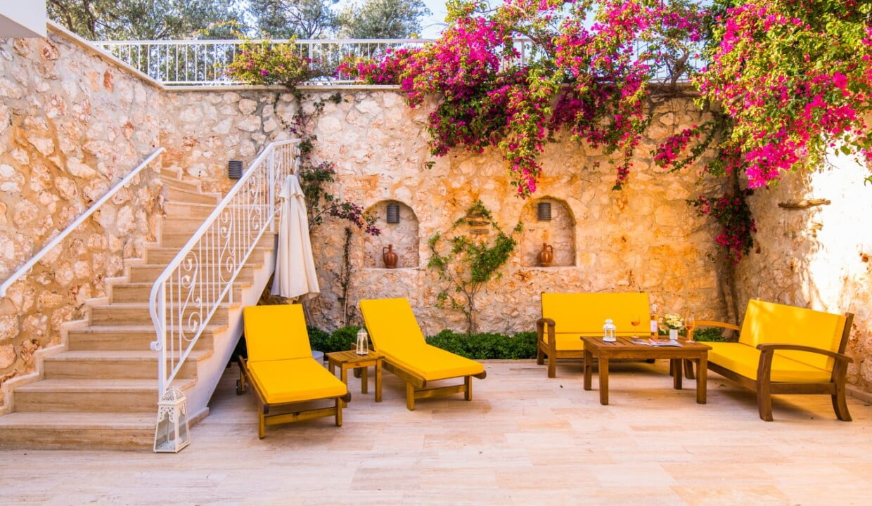 villa garden court terrace steps