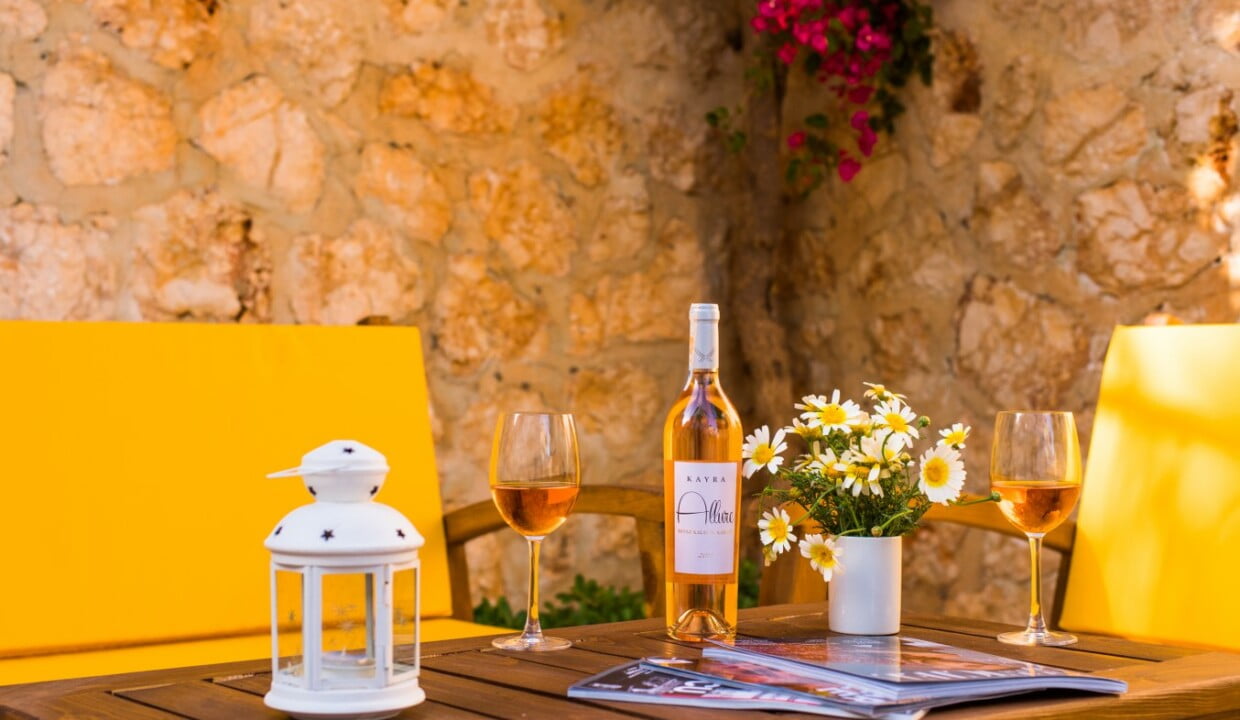 villa garden court wine