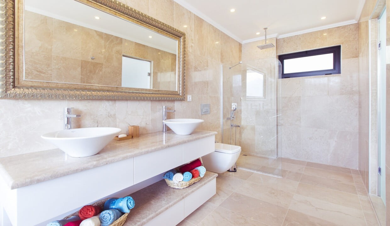 villa ozma bathroom